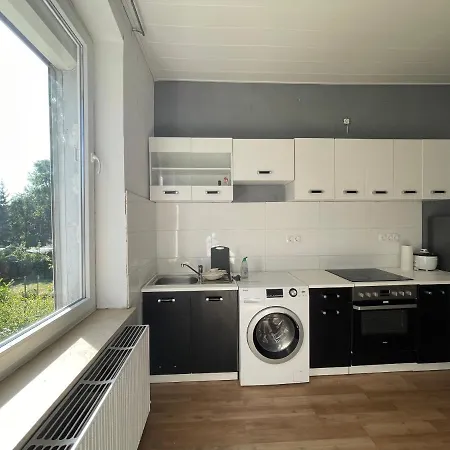 Ein Schlafenzimmer Wohnzimmer Schlafensofa Maximum 3personen Rheinhausen Center 24h Checkin *