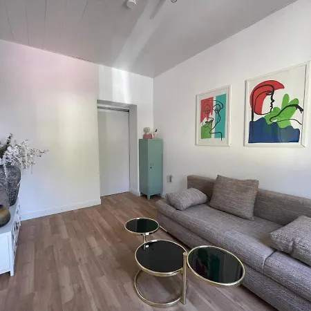 Ein Schlafenzimmer Wohnzimmer Schlafensofa Maximum 3personen Rheinhausen Center 24h Checkin * Duisburgo