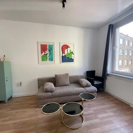 Ein Schlafenzimmer Wohnzimmer Schlafensofa Maximum 3personen Rheinhausen Center 24h Checkin * Duisburgo